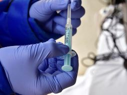 México sólo ha recibido 4.69 millones de vacunas, por lo que se han divulgado casos de personas de altos ingresos que cruzan la frontera para inmunizarse. EFE/C. Barba