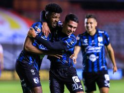 Chivas dejó crecer al Gallo, perdió la intensidad con la cual inició el rojiblanco. IMAGO7 / V. Pichardo