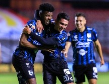 Chivas dejó crecer al Gallo, perdió la intensidad con la cual inició el rojiblanco. IMAGO7 / V. Pichardo