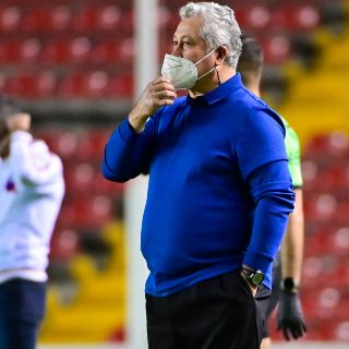 Vucetich salió molesto tras empate con Gallos
