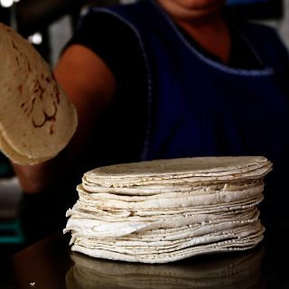 Tortilla se vende a 18 pesos el kilo en algunas partes de México