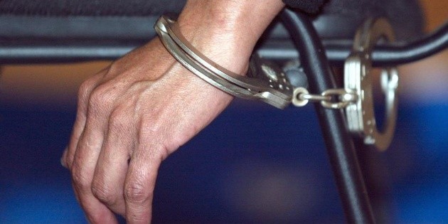 Seguridad en Jalisco: Detienen a pareja que iba en veh&iacute;culo relacionado con da&ntilde;os a postes de C5