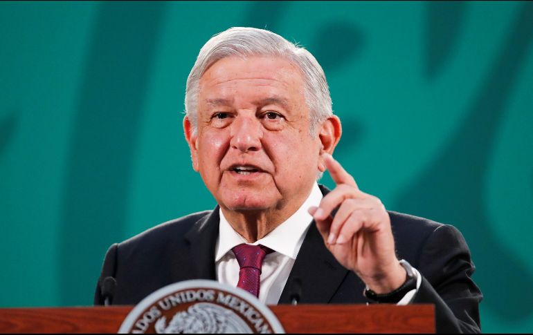 En una de sus mañaneras, López Obrador arremetió contra la coalición de los partidos opositores Va por México, integrada por el PRI, PAN y PRD. EFE/ARCHIVO