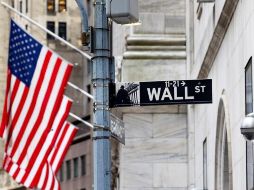 El índice Dow Jones ganó 1.85% a 31 mil 496.30 puntos este viernes. EFE/ARCHIVO