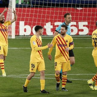El Barcelona se impone al Osasuna y sigue firme en la pelea por La Liga