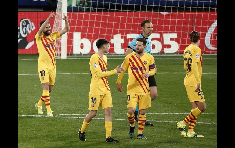 El Barcelona se impone al Osasuna y sigue firme en la pelea por La Liga