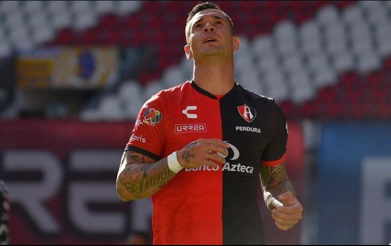 Milton Caraglio lamenta el fallo que pudo haberle dado la delantera a los Zorros. IMAGO 7/S. Bautista