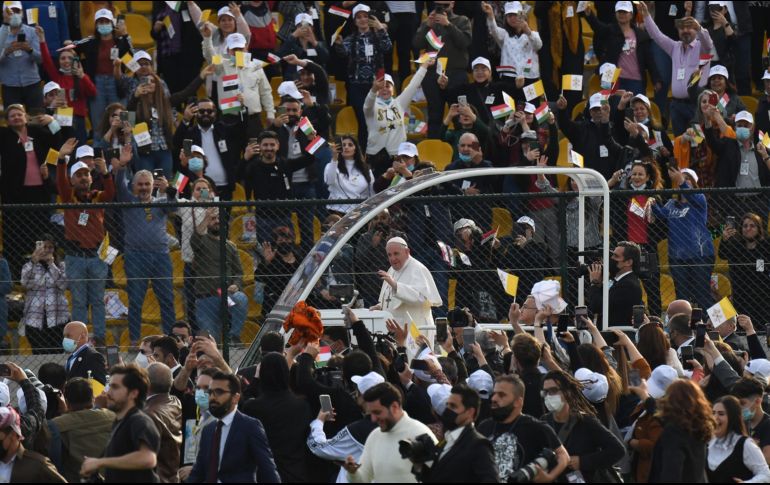 El Papa Francisco a su llegada para celebrar la misa en el estadio 