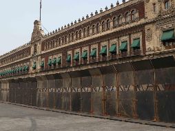 Autoridades de la CDMX han colocado vallas en distintos puntos previo al Día Internacional de la Mujer. SUN / ARCHIVO