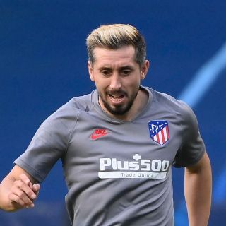 Héctor Herrera viaja a México por muerte de su madre