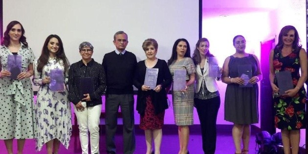 D&iacute;a de la Mujer: Homenajean a mujeres comerciantes del Mercado de Abastos