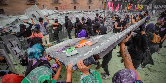 AMLO acusa a medios internacionales de lanzarse contra su gobierno