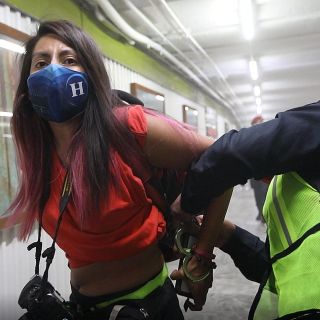 Destituyen a mando policial tras detención de mujeres en CDMX