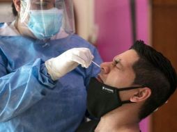 La detección de múltiples variantes en una persona podría entonces ser el resultado de la coinfección por diferentes variantes, o la generación de mutaciones en el paciente después de la infección inicial. GETTY IMAGES