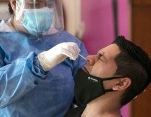 La detección de múltiples variantes en una persona podría entonces ser el resultado de la coinfección por diferentes variantes, o la generación de mutaciones en el paciente después de la infección inicial. GETTY IMAGES