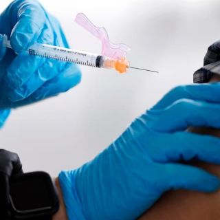 COVID-19: EU comprará otras 100 millones de vacunas de Johnson & Johnson