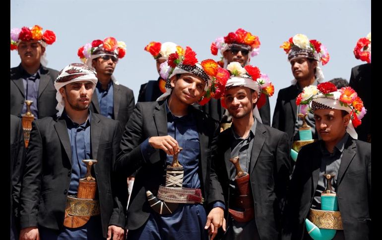 Las bodas exclusivas para invidentes se llevan celebrando cada año en Saná desde 2017, con alrededor de medio centenar de novios para reducir de esta forma los costes del evento. EFE/Y. Arhab