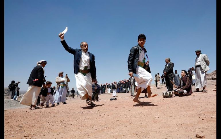 Las bodas exclusivas para invidentes se llevan celebrando cada año en Saná desde 2017, con alrededor de medio centenar de novios para reducir de esta forma los costes del evento. EFE/Y. Arhab