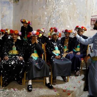 Fotogalería: novios ciegos celebran una boda multitudinaria en Yemen