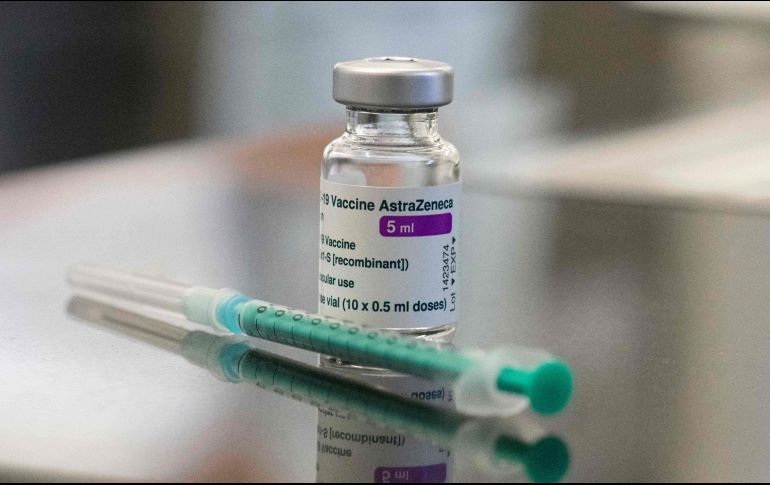La vacuna anglosueca está siendo analizada de cerca tras varios casos de personas que murieron después de recibirla, pero hasta ahora no se ha establecido ninguna relación causal. AFP / T. Kienzle