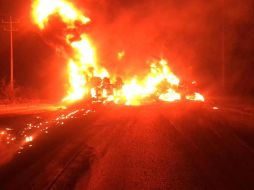 Al arribo de elementos de la corporación en sus respectivas unidades, la zona estaba resguardada por Seguridad Pública Municipal con cierre total de la circulación. FACEBOOK / Protección Civil Nuevo León