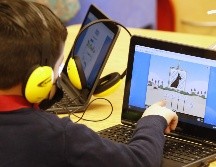 Se entregarán computadoras Chromebooks para facilitar el aprendizaje a distancia, la creación de materiales educativos y el trabajo colaborativo. AFP / ARCHIVO