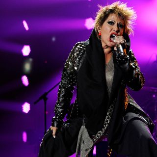 Alejandra Guzmán da positivo a COVID-19