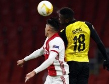 Edson Álvarez (izquierda) fue titular los 90 minutos contra los suizos. EFE/M. Van Steen