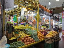El Grupo Consultor de Mercados Agrícolas (GCMA) midió el aumento de la canasta básica en las tres principales ciudades del país. NOTIMEX/Archivo