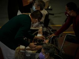 Los interesados en vacunarse deben presentar su credencial de elector, un comprobante de domicilio y su ficha del registro en la página Mi Vacuna. EL INFORMADOR/F. Atilano