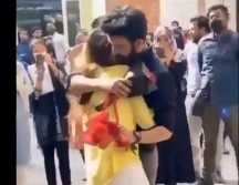 En Pakistán, un país profundamente conservador, están mal vistas las muestras de afecto en público entre dos personas, estén casadas o no. TWITTER
