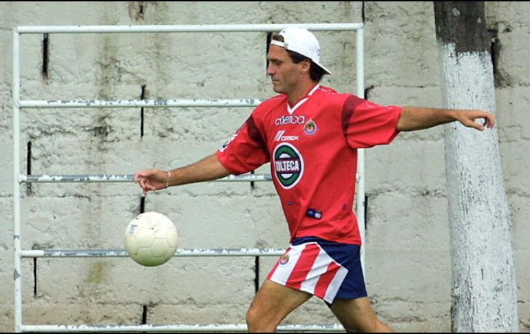 Ruggeri fue el primer jugador/entrenador en participar en los duelos más importantes en el balompié de habla hispana. EL INFORMADOR / ARCHIVO