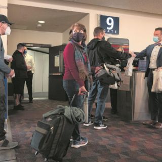 Estadounidenses registran récord en viajes de avión