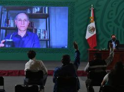 Gatell salió a caminar infectado con COVID-19, minimizando los efectos. SUN/H. García