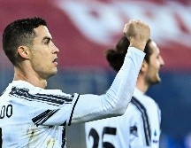 La leyenda brasileña Pelé felicitó este domingo en las redes sociales a Cristiano Ronaldo, autor de un triplete en la victoria 3-1 de la Juventus frente al Cagliari. AFP / A. Pizzoli