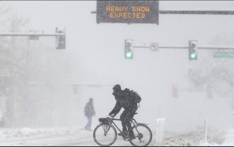 Un aviso alerta hoy de fuertes nevadas en  Denver, Colorado. AFP