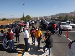 Hacia las 14:00 horas la Universidad de Guadalajara informó, a través de un comunicado, que durante la jornada matutina se inmunizó a mil 905 personas en la modalidad habitual. EL INFORMADOR / A. Camacho