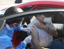 Ayer se aplicaron 800 dosis en la modalidad de vacunación desde el auto o Drive Thru. EL INFORMADOR/ A. Camacho