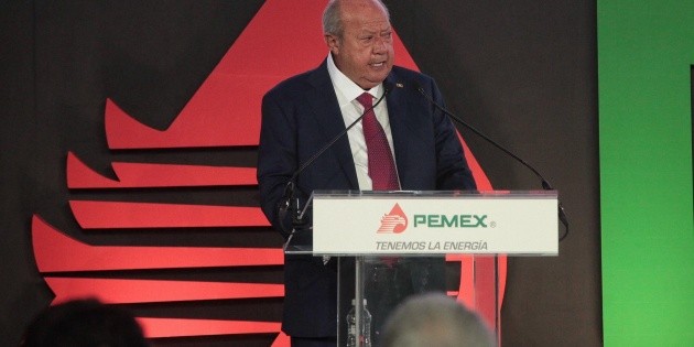 Pol&eacute;mica vacaci&oacute;n le cuesta el trabajo a Romero Deschamps