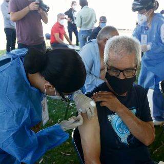 COVID-19: Pese a dudas de otros países, México apuesta a las vacunas de AstraZeneca