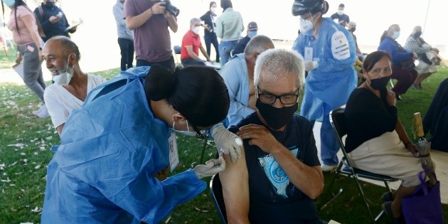 COVID-19: Pese a dudas de otros pa&iacute;ses, M&eacute;xico apuesta a las vacunas de AstraZeneca