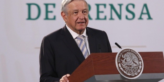 AMLO amaga con retirar concesiones a mineras canadienses