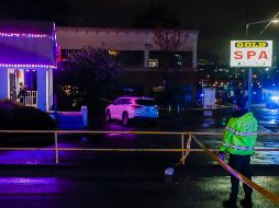 La policía arrestó a un hombre de 21 años oriundo de Georgia poco después y dijo que no quedaba claro cuál era el motivo de los crímenes, aunque muchas de las víctimas eran mujeres de ascendencia asiática. EFE / E. S. Lesser