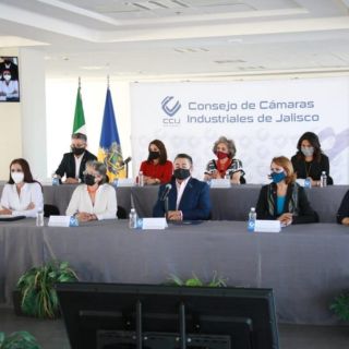Presentan la Comisión de Mujeres del CCIJ