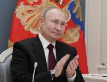 El presidente ruso Vladimir Putin dijo el jueves que las declaraciones del presidente estadounidense Joe Biden sobre él reflejan los problemas actuales y pasados de Estados Unidos. EFE / A. Druzhinin