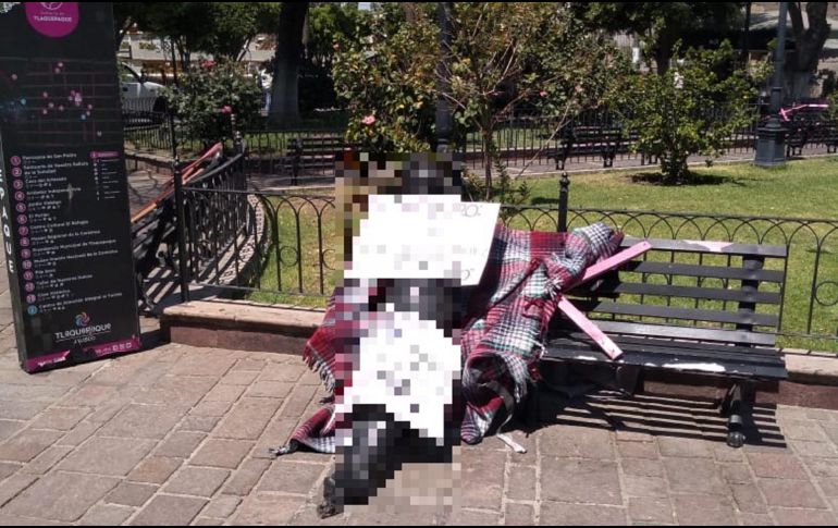 Según testigos, personas se estacionaron en el lugar y bajaron el bulto junto con otras cosas. ESPECIAL