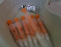 El regulador de medicamentos europeo (EMA) estimó que la vacuna de AstraZenenca es segura y eficaz. AP/A. Grant