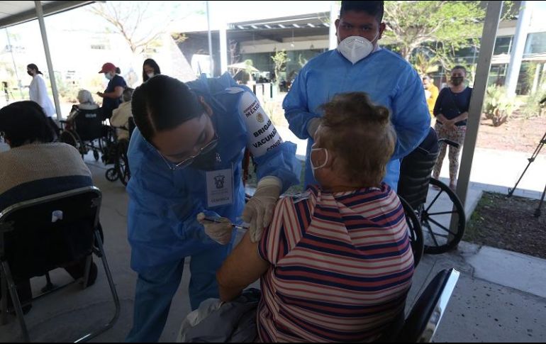 La aplicación de vacunas para los adultos mayores de Guadalajara comenzará el próximo sábado a las 8:00 horas. EL INFORMADOR/F. Atilano
