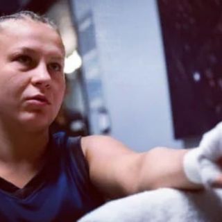 Peleadora de UFC se desmaya durante el pesaje