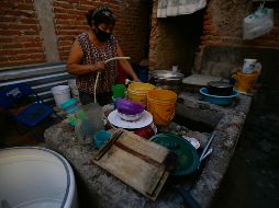 En algunas calles de Tlaquepaque los habitantes han padecido la falta de agua potable por más de un mes. EL INFORMADOR/F. Atilano